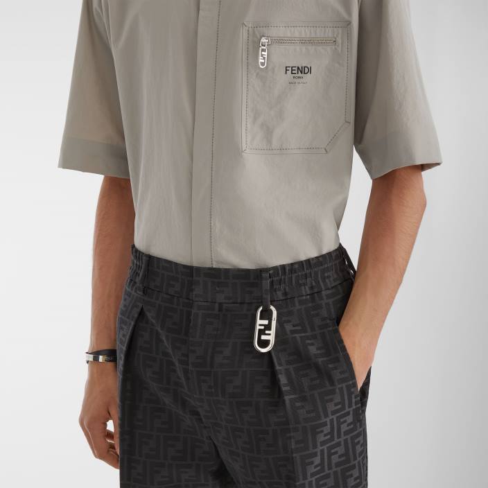 moški kovinski čar srebro Fendi dodatki Z68L2374