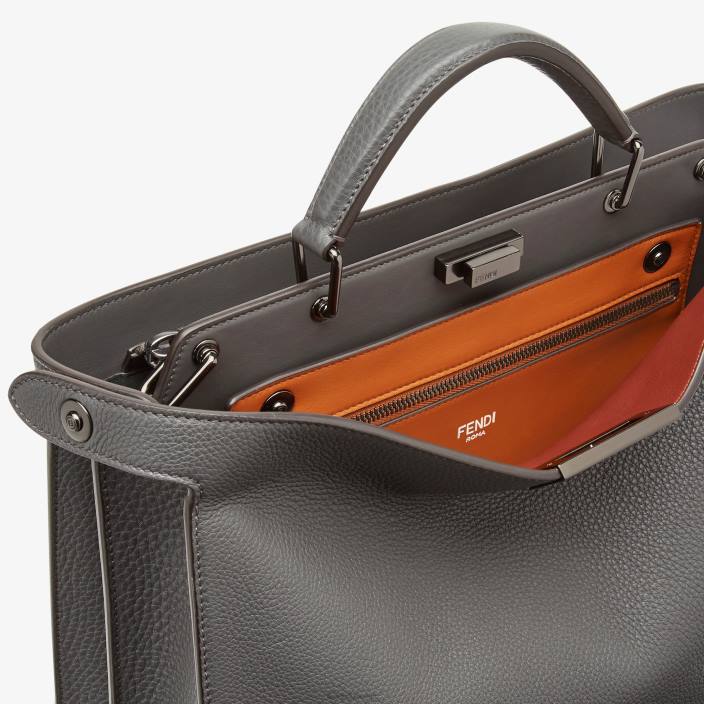 moški srednje velika usnjena torba peekaboo iseeu siva Fendi dodatki Z68L1816
