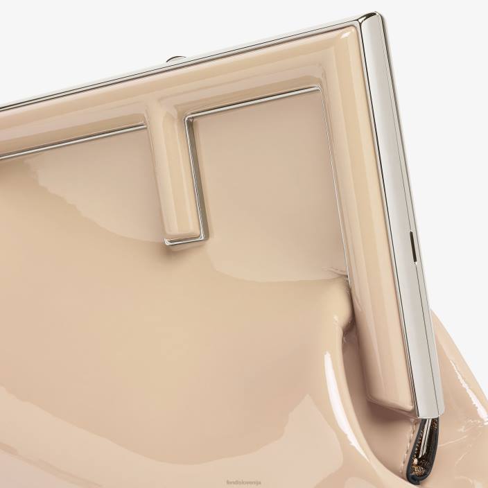 ženske lakirana torbica bež Fendi dodatki Z68L703