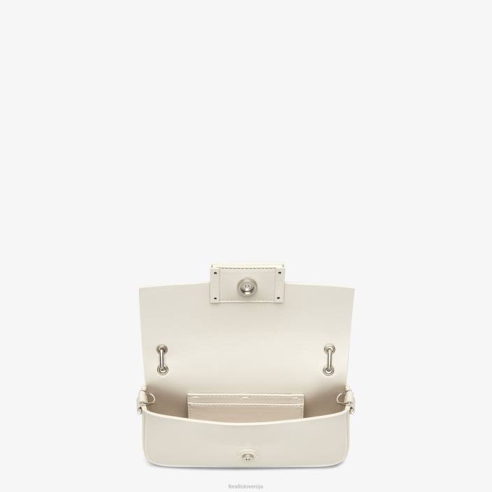 ženske lakirana torbica bela Fendi dodatki Z68L737