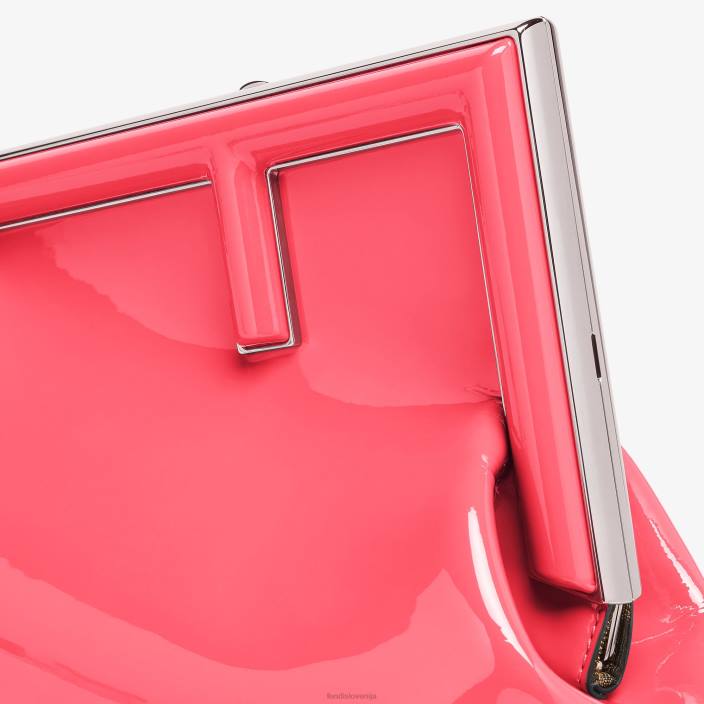 ženske lakirana torbica roza Fendi dodatki Z68L707