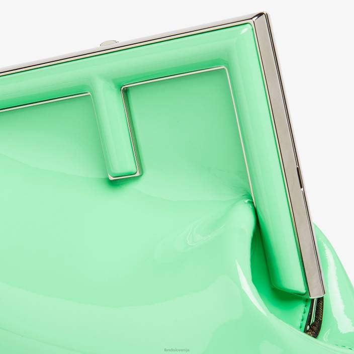 ženske lakirana torbica zelena Fendi dodatki Z68L711