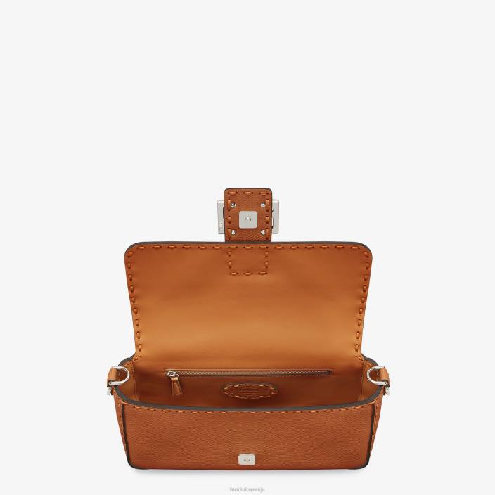 ženske torba selleria z velikimi zgornjimi šivi rjav Fendi dodatki Z68L543